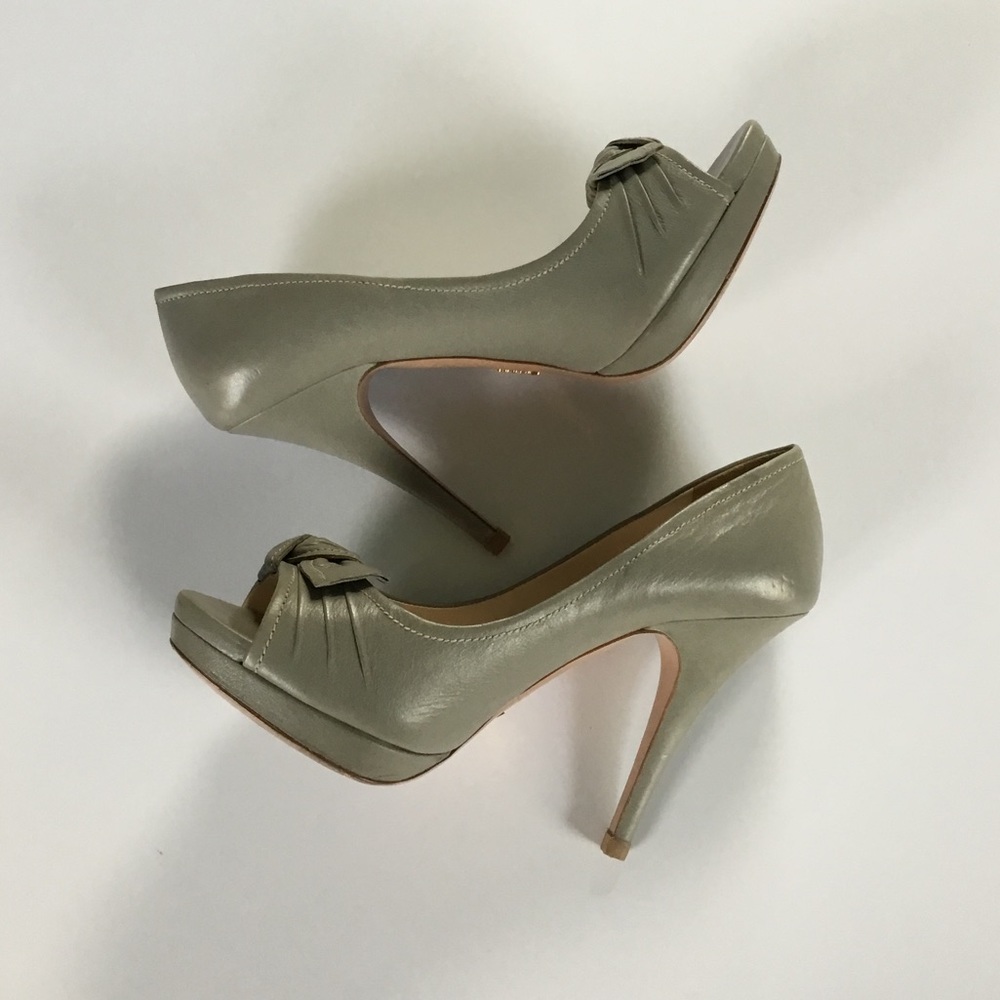 PRADA - Picture 7 of 16